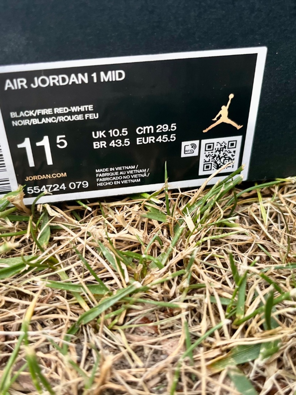 Jordan 1 Mid Bred Toe Size 11.5 Mens - Picture 5 of 7